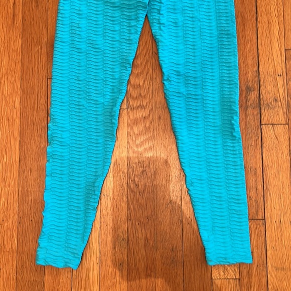 Booty By Brabants Croco Skin Leggings in Blue, OSFM - Picture 3 of 8